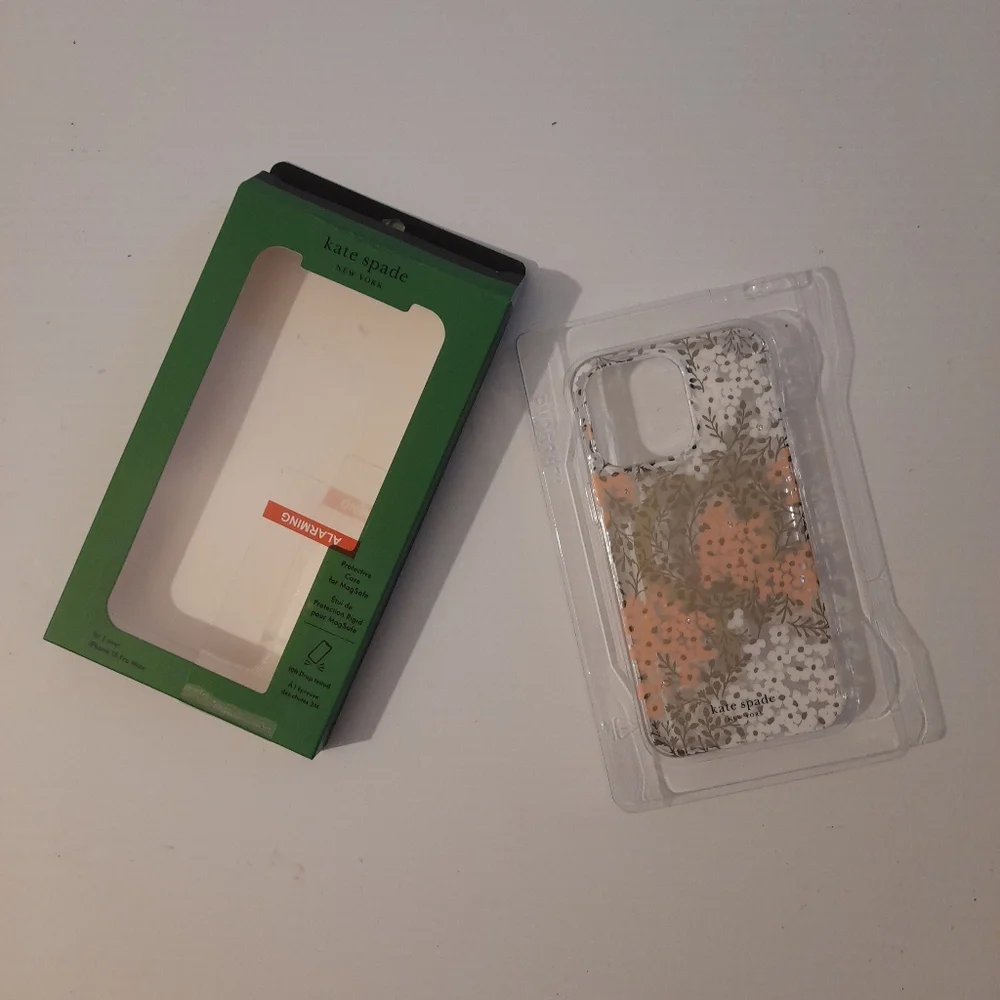 ● NIB Kate Spade | iPhone 15 promax Case with Magsafe 10 ft drop tested - Picture 7 of 16